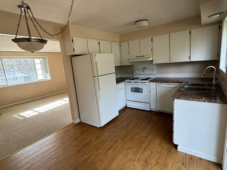 1042 N 17th St #3 — Photo 4