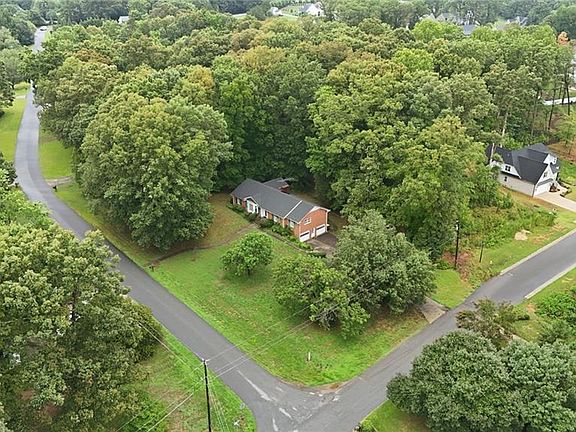 4th image of 8791 Desmond Dr