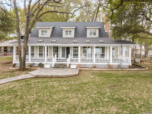 115 Deerwood Circle, Streetman, TX 75859