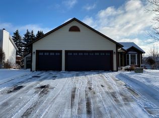 15790 Hallmark Path, Apple Valley, MN 55124