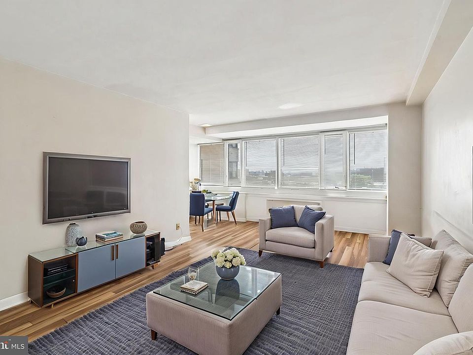 1st image of 1806 Rittenhouse Sq #905
