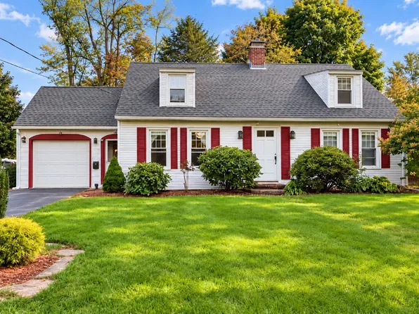 12 Gates Rd, Shrewsbury, MA 01545