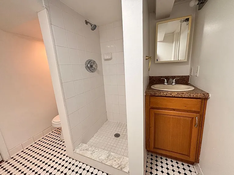 111 Cedar St — Photo 17