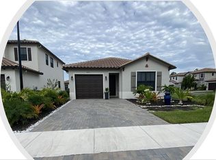 8896 Madrid Cir, Naples, FL 34104