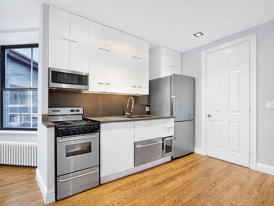 1st image of 257 Bleecker St #1B