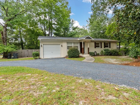 500 N Leak Street, Southern Pines, NC 28387