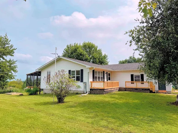 120 Shanghai Ridge Rd, Wauzeka, WI 53826
