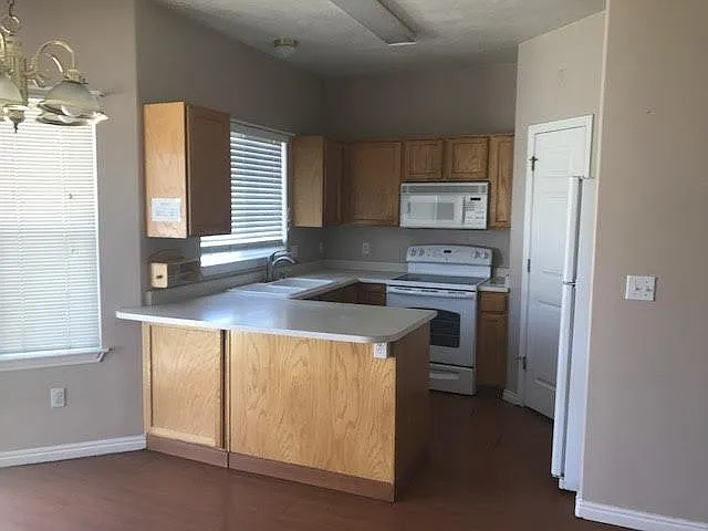 3 bed, 2.5 bath, 1404 sqft, $2,450 — Photo 4