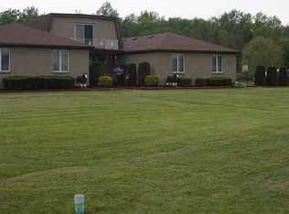 7014 Shawnee Rd, North Tonawanda, NY 14120