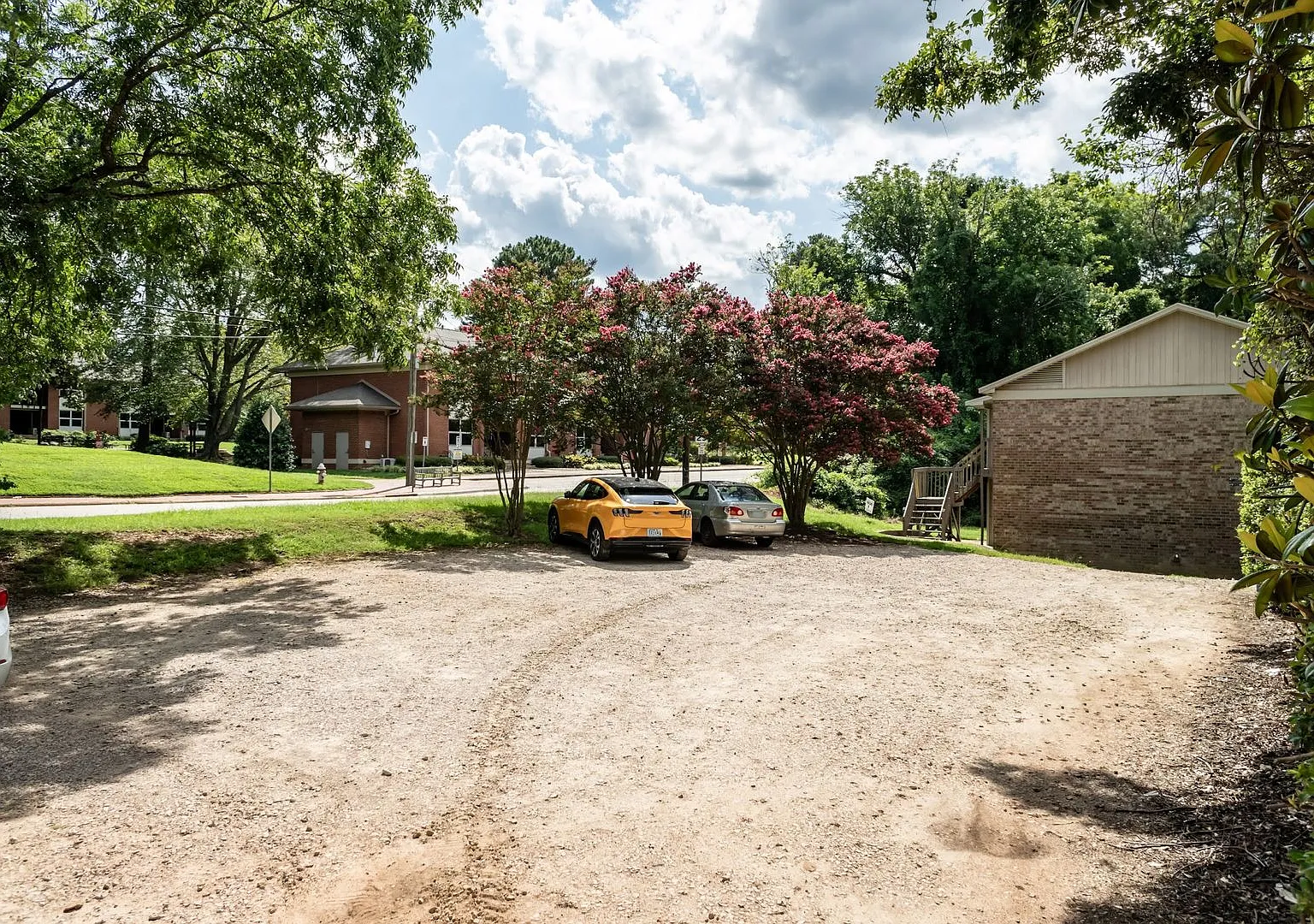 Ligon Apartments- 2900 Ligon St — Photo 4