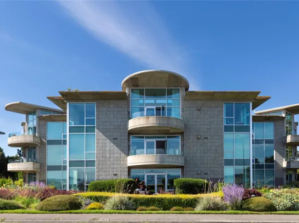 1284 Beach Dr #104, Oak Bay, BC V8S 2N3