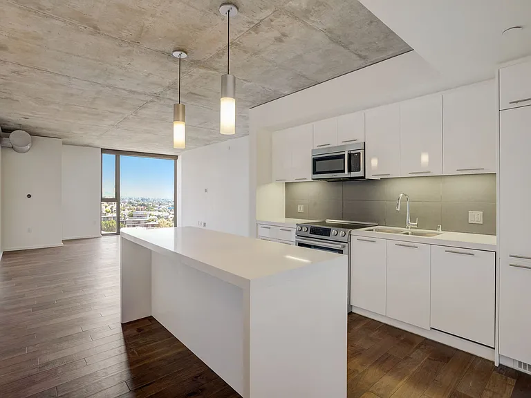 AKA West Hollywood Apartment Residences — Photo 15