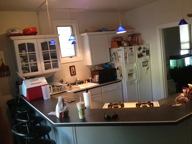 3 bed, 1.5 bath, 2000 sqft, $1,950 — Photo 3
