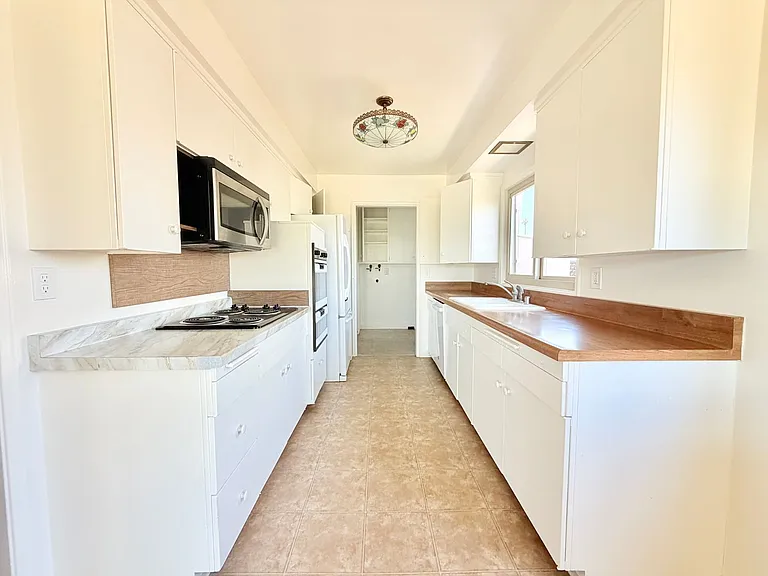 15310 Talbot Dr — Photo 11