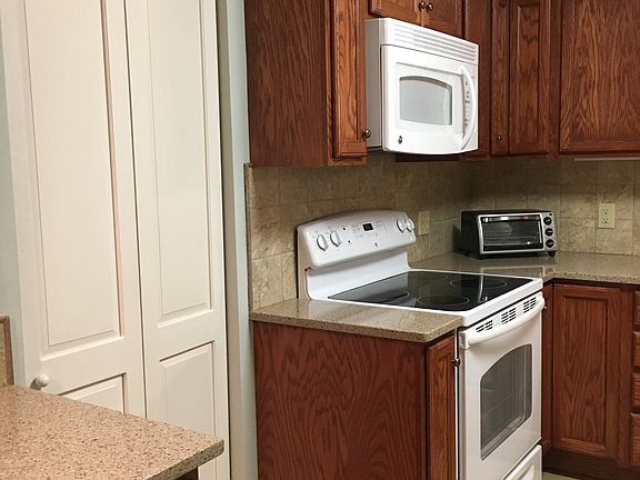 5th image of 600 4th St SW APT 207