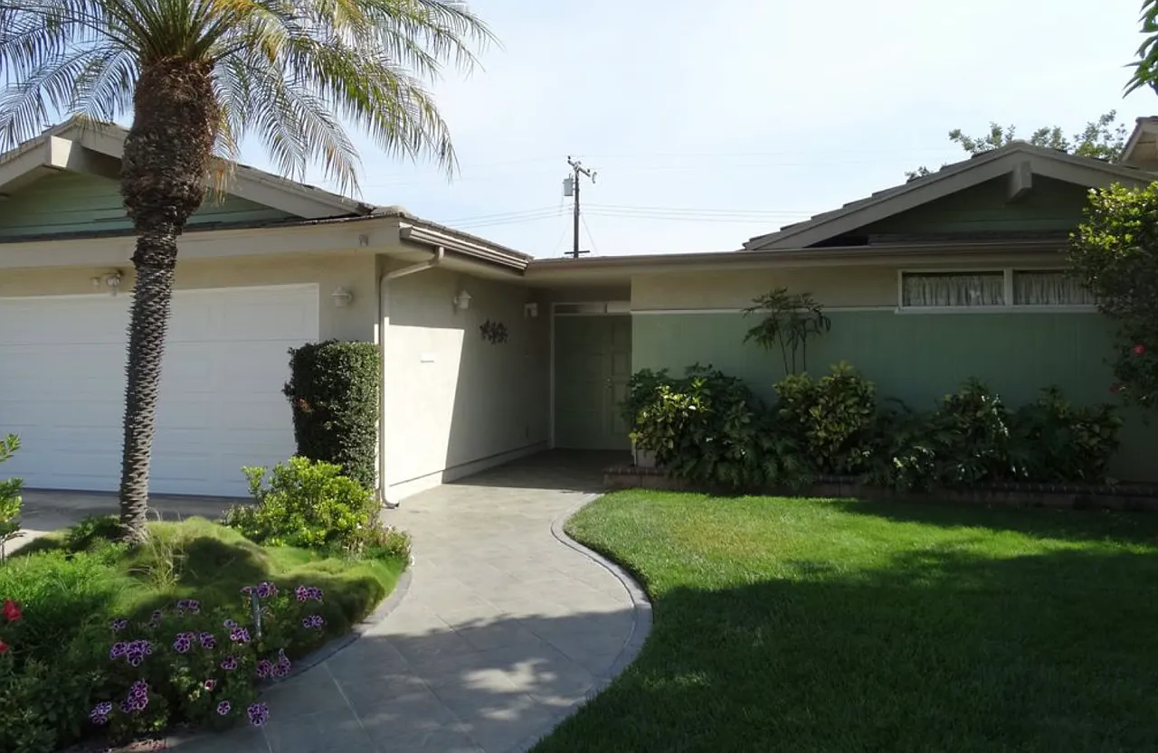 4 bed, 1844 sqft, $1,300 — Photo 1