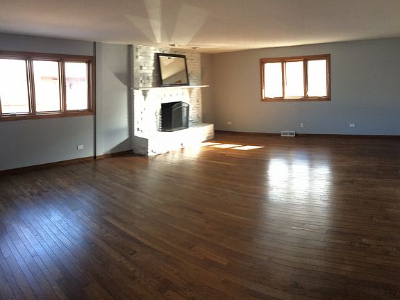 4th image of 10417 S 51st Ct