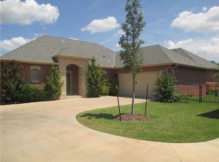 10320 Hawthorn Dr, Oklahoma City, OK 73120