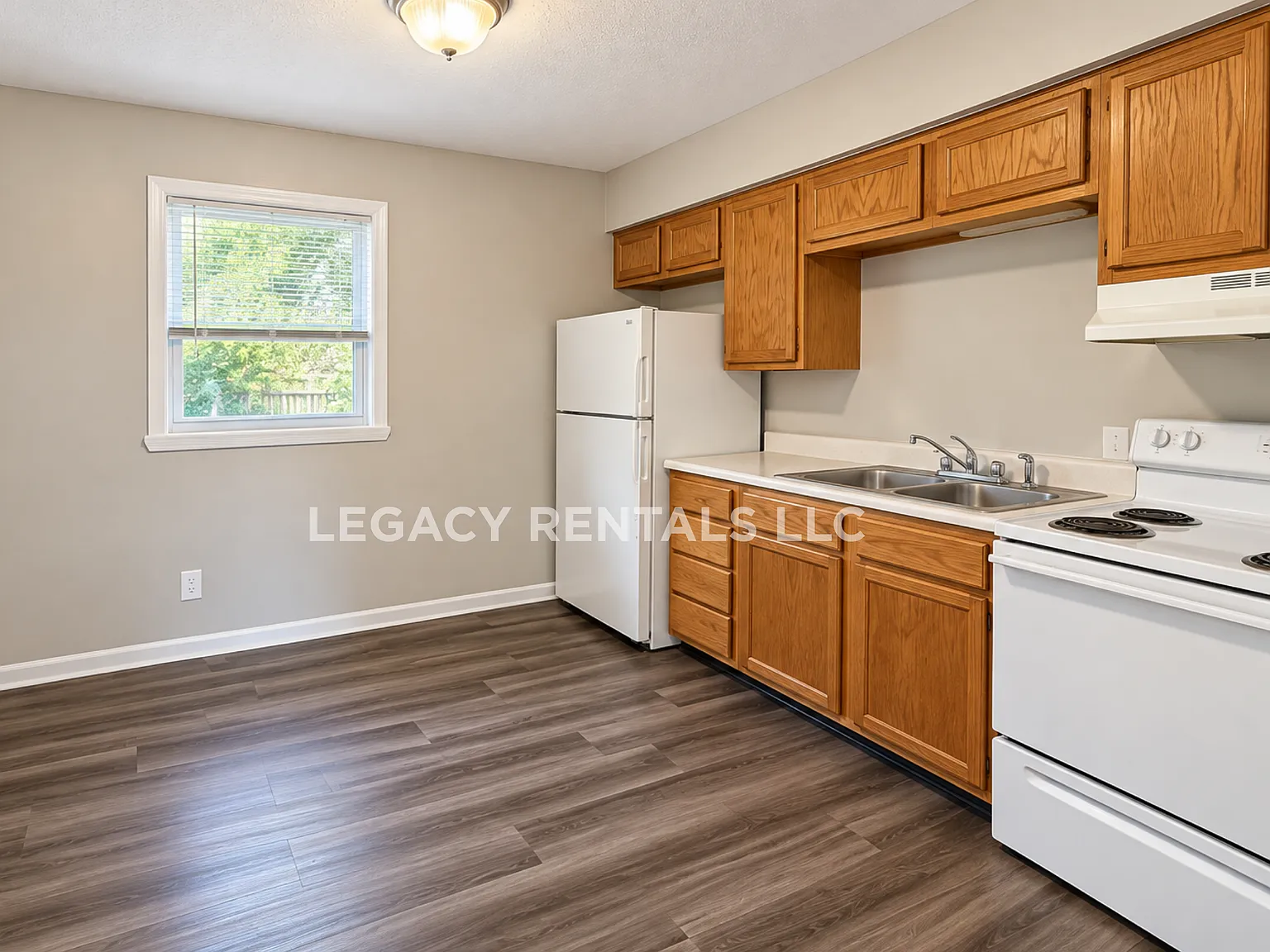 107 Robbins Drive - 14 — Photo 3