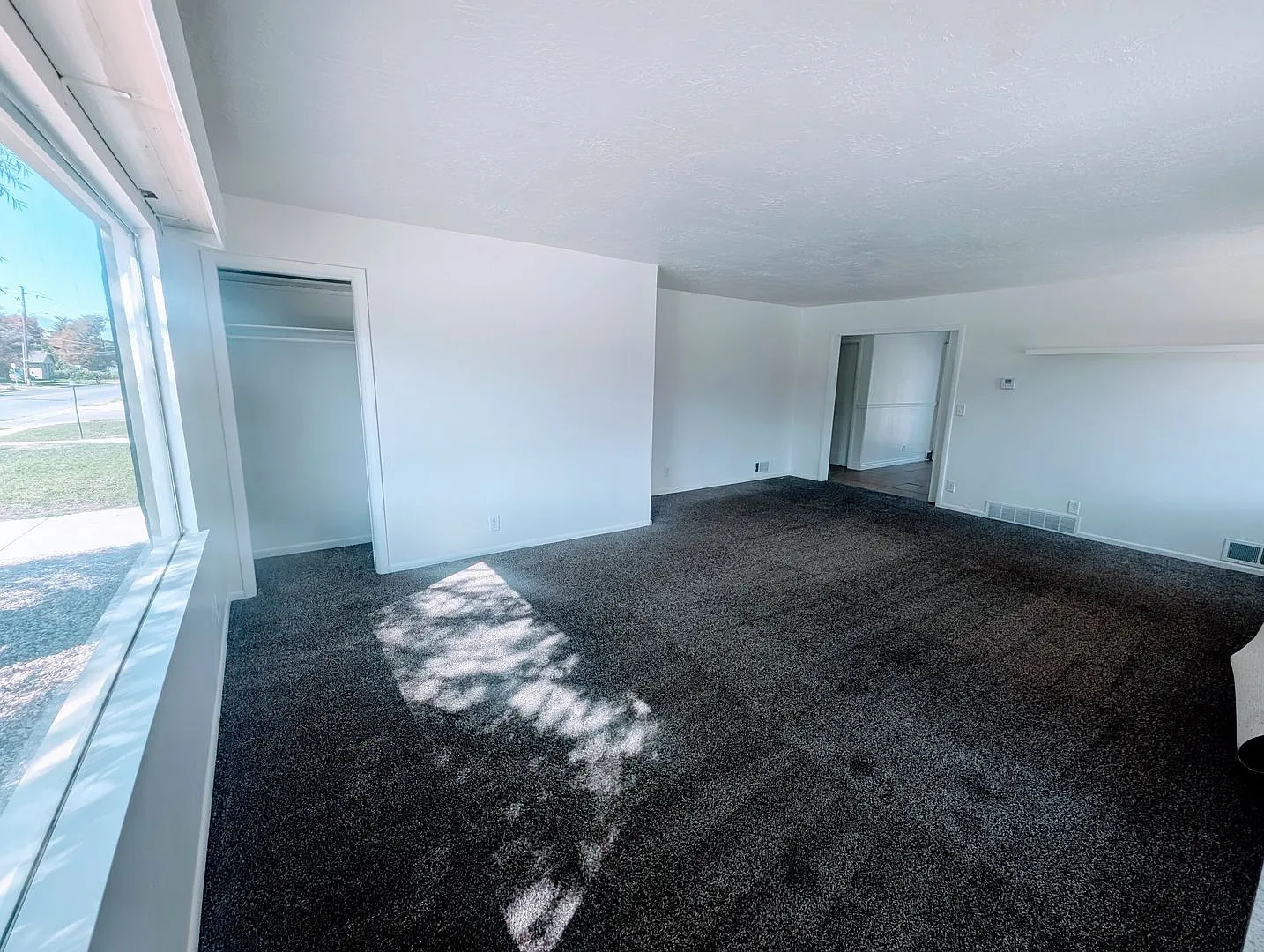 Spacious Gorgeous Home! — Photo 4