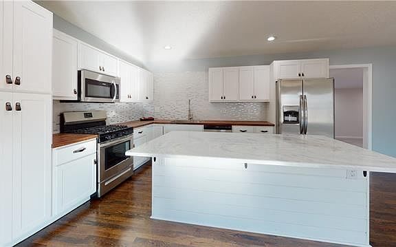 3rd image of 5920 W 102nd St