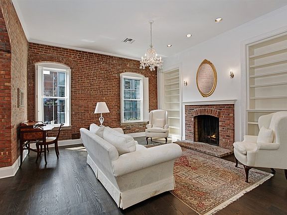 3rd image of 203 E 13th St #Penthouse 4