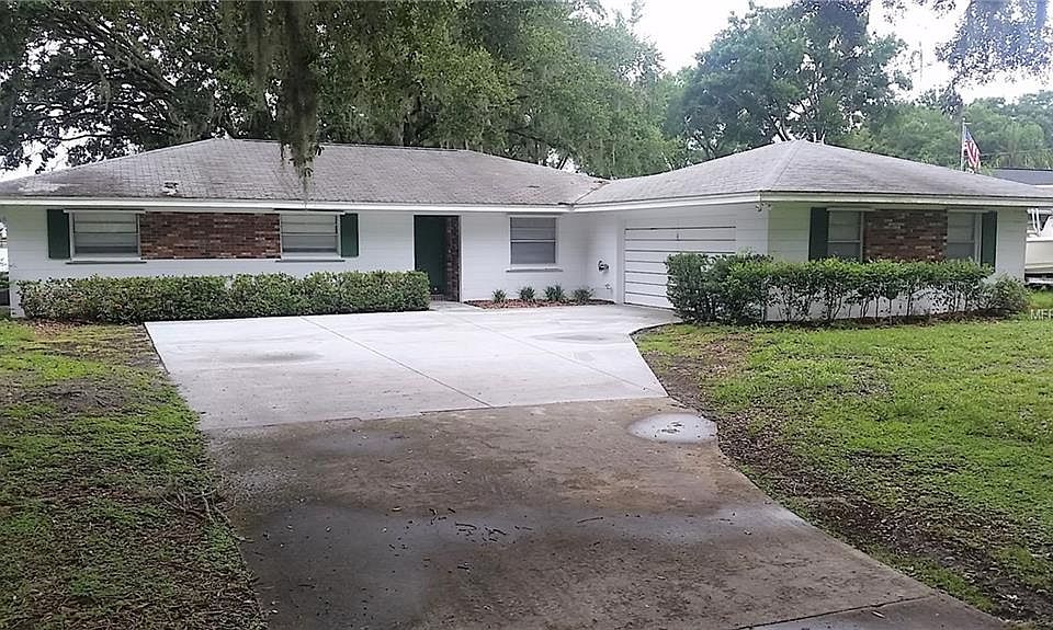 1st image of 3207 Lake Padgett Dr