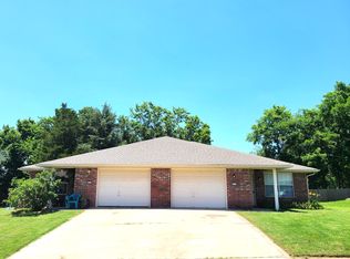 931 S Erika Ave, Fayetteville, AR 72701