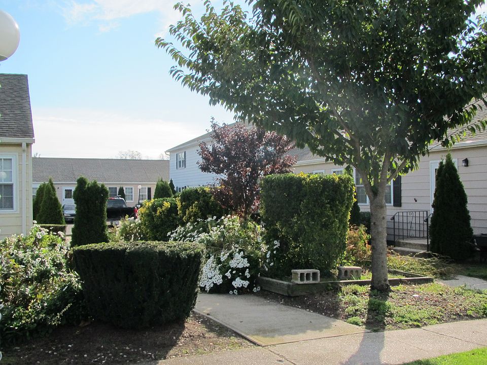 1st image of 1000 9th St #F52