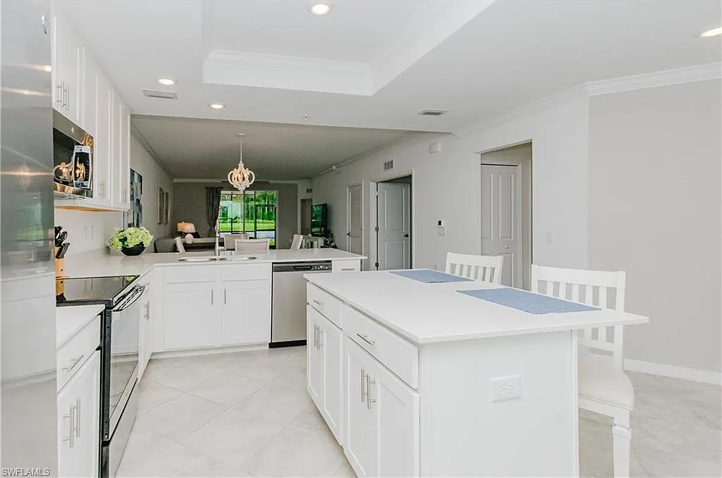 2 bed, 2.0 bath, 1569 sqft, $2,395 — Photo 4