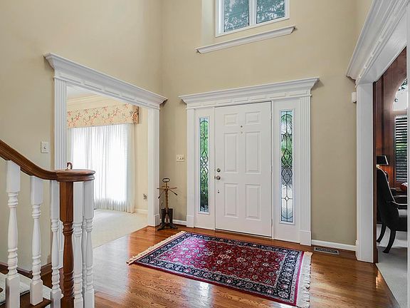3rd image of 9816 Eagle Crest Ct
