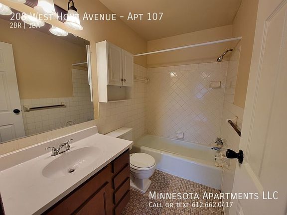 3rd image of 208 Hoyt Ave W APT 107