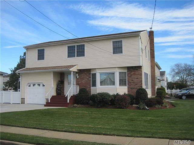 1st image of 181 Massapequa Ave