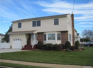 181 Massapequa Ave, Massapequa, NY 11758