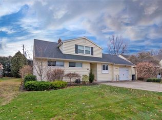 23902 Woodway Rd, Beachwood, OH