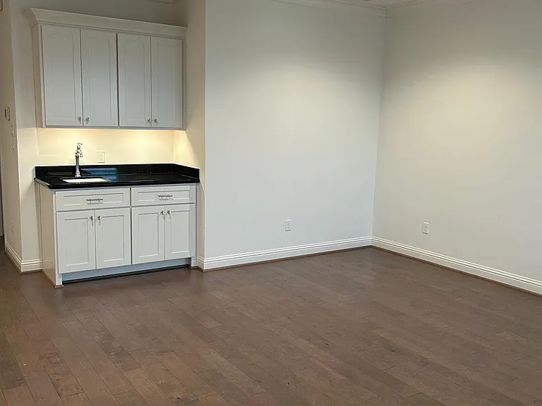 2548 N Bay Pl — Photo 6