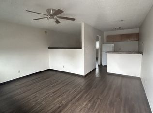 902 E 11th Ave APT 2, Hutchinson, KS 67501
