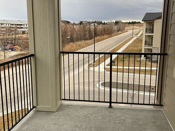 3rd image of 1695 S Grand Fork Way #9406094