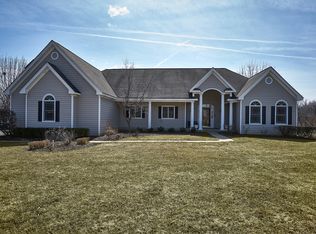 44 Sequoia Rd, Hawthorn Woods, IL 60047