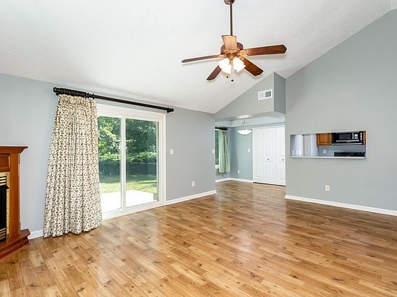 3rd image of 2195 Stonewood Ln