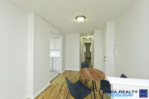 Rented by Moda Realty | media 5