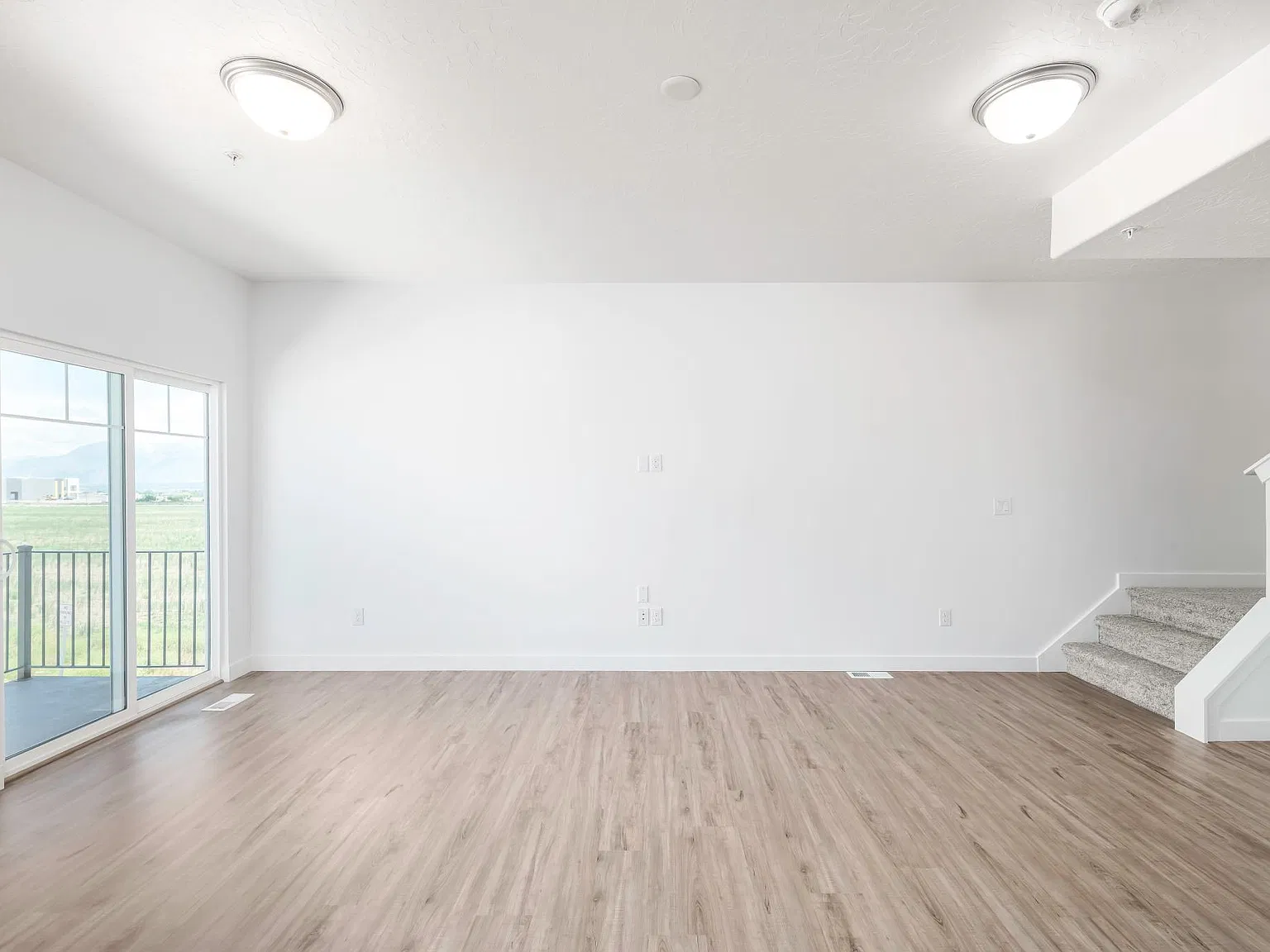3 bed, 2.5 bath, 1453 sqft, $2,250 — Photo 2