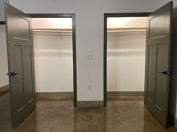 3rd image of 110 E Chestnut St APT 104