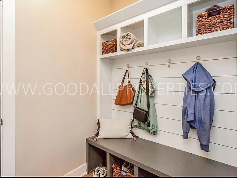 310 NE Bobcat Dr — Photo 13
