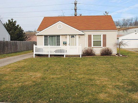 2nd image of 15748 Eleanore Dr