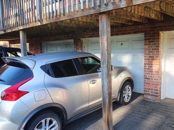 2nd image of 6 Columbia Dr APT 4B