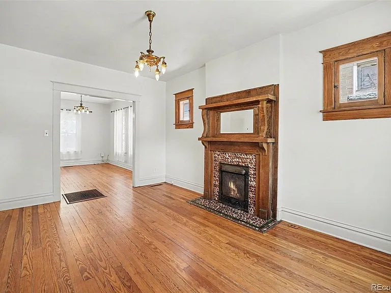 3427 Meade St — Photo 3