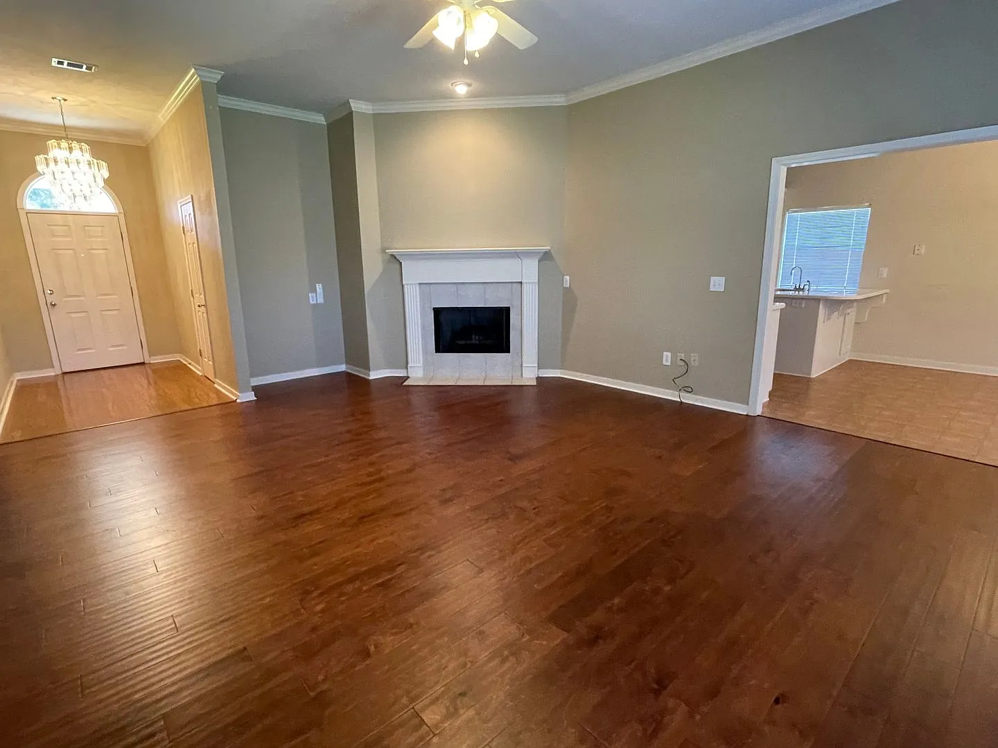 4 Bedroom 2 Bath Home in Clinton for RENT! — Photo 3
