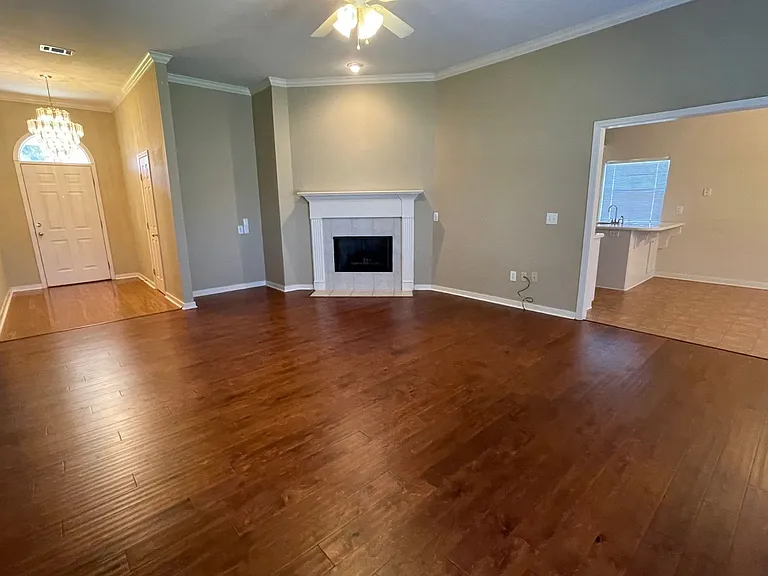 217 Kirkwood Dr — Photo 3