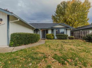 2946 Sandstone Dr, Anderson, CA 96007